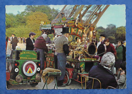 CPSM Paris Marchand De Glace Ambulant Au Pied De La Tour Eiffel Stand Petit Train Miniature Ed Guy 1975 - Marchands