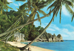 Seychelles  Plage Beach Near Union La Digue CPM + Timbre Timbres - Seychelles
