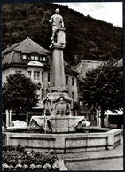 F9425 - TOP Suhl - Brunnen Waffenschmied - Verlag Rat Der Stadt Suhl - Foto Franz Warthemann - Suhl