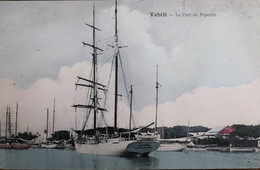 C. P. A. Couleur : TAHITI : Le Port De PAPEETE : Grand Voilier Blanc - Tahiti
