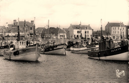 La Turballe * Vue Sur Le Port Et Le Quai * Bateaux - La Turballe