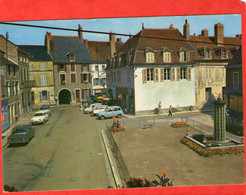 TANNAY - Place Charles Chaigneau - 1974 - (Vieilles Voitures Renault 8 - 4L - Citroën DS - Peugeot Dauphine ......) - Tannay