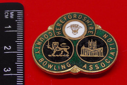 Vintage Enamel And Metal Badge Bowling Bowler Bowls Lawn Bowls Hereford County Bowling Association HW Miller - Bowling