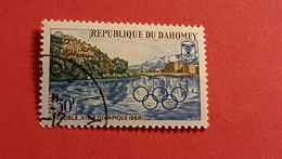 DAHOMEY - République Du Dahomey - Timbre 1968 : Sports - Xèmes JO De Grenoble '68 - Vue De La Ville Olympique - Benin - Dahomey (1960-...)