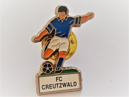 PINS SPORT FOOT FOOTBALL FC CREUTZWALD 57 MOSELLE / 33NAT - Golf