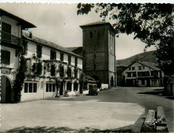 Ascain * La Place De L'église , L'hôtel De La Rhune * Restaurant - Ascain