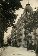 Vichy * Rue Et Hôtel Du Parc * Kiosque à Journaux - Vichy