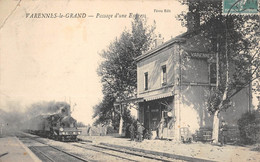 CPA 71 VARENNES LE GRAND PASSAGE D'UN EXPRESS / TRAIN GARE - Andere & Zonder Classificatie