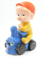 PIEPER POUET SQUEAKY: UNKNOWN BABY BOY ON TRAIN RIDING - L=17 - Rubber - Vinyl -1950's - Schtroumpfs