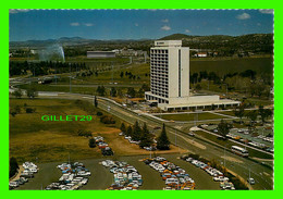 CANBERRA, AUSTRALIA - LAKESIDE INTERNATIONAL HOTEL, WITH CAPTAIN COOK - CAPITAL VIEW CARDS CANVERRA - - Canberra (ACT)
