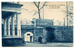 Fort Du MONT VALERIEN Le Poste De Police Et Sortie Du Fort - Mont Valerien