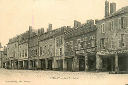 Stenay * La Place Et Les Arcades * Imprimerie RICADAT - Stenay