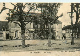 Champlost * La Place Du Village - Autres & Non Classés