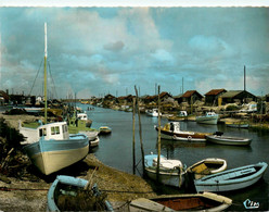 La Tremblade * Vue Sur La Grève * Bateaux - La Tremblade