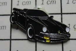 1321 Pin's Pins / Beau Et Rare / THEME : AUTOMOBILES / PORSCHE NOIRE DECAPOTABLE Par EDITIONS ATLAS - Porsche