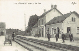 18 Nerondes L'interieur De La Gare Du Chemin De Fer  Animation Du Personnel - Nérondes