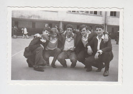 Few Young Men Affectionate Closeness Pose Gay Int. Vintage Orig Photo (29326) - Personnes Anonymes