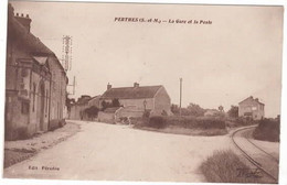 PERTHES  La Gare Et La Poste - Perthes