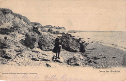 CPA - 17 - CHATEL AILLON - Dans Les Rochers - Edition Du Grand Parisien - Chatelaillon - Animée - Deux Femmes - Châtelaillon-Plage