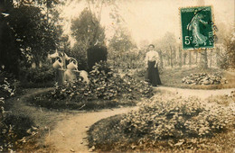 La Rochefoucauld * Carte Photo * Jardin Jardinier * Larochefoucauld - Other & Unclassified