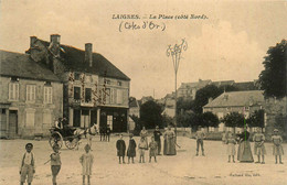 Laignes * La Place Du Village , Côté Nord * Restaurant Café MILLOT * Villageois Attelage - Autres & Non Classés