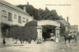 Vouvray * Rue Et Vue Sur Le Restaurant Hôtel Tramways BONNEAU * Attelage - Vouvray