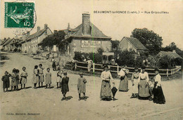 Beaumont La Ronce * La Rue Gripouilleau * Villageois - Beaumont-la-Ronce