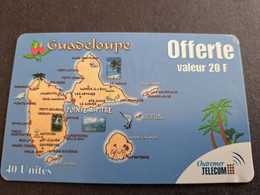 ST MARTIN  / OFFERTE 20F / MAP OF  GUADALOUPE  FINE USED CARD    ** 10502 ** - Antillas (Francesas)