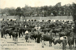 Pernes En Artois * La Place Du Mont * Le Marché Aux Bestiaux * Foire Aux Boeufs - Andere & Zonder Classificatie