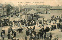 Le Portel * Place Du Village Et Une Procession Religieuse * Manège Caroussel * Défile Religion - Le Portel