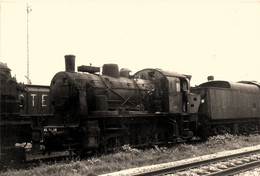 Reims * Carte Photo * La Gare Dépôt * Locomotive Machine Train * Ligne Chemin De Fer Marne - Reims