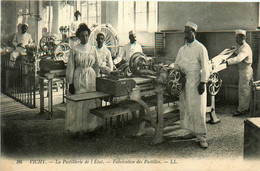 Vichy * La Pastillerie De L'état * Fabrication Des Pastilles * Usine Industrie - Vichy