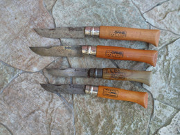 Lot De  4 Couteaux  Opinel 2 Longueur23 Cm Ouvert Et 2 De 28 Cm Ouvert Opinel Main Couronnee - Blankwaffen