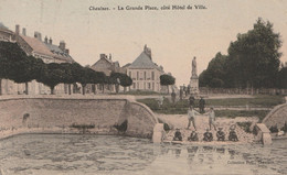 CHAULNES  -  La Grande Place, Côté Hôtel De Ville - Chaulnes