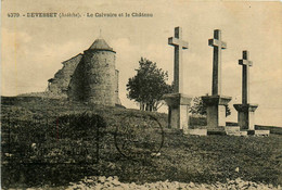 Devesset * Vue Sur Le Calvaire Et Le Château Du Village - Other & Unclassified