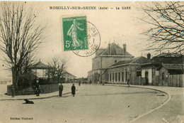 Romilly Sur Seine * Place De La Gare * Kiosque à Musique - Romilly-sur-Seine