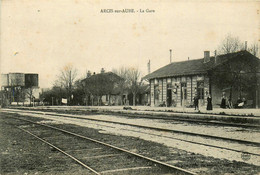 Arcis Sur Aube * Vue Sur La Gare Du Village * Ligne Chemin De Fer - Arcis Sur Aube