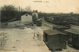 Lapeyrouse * La Gare * Wagons Trains * Ligne Chemin De Fer Puy De Dôme - Autres & Non Classés