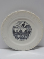 *PETITE ASSIETTE PARLANTE PORCELAINE OPAQUE De GIEN PROVERBES & MILITAIRES   E - Gien (FRA)