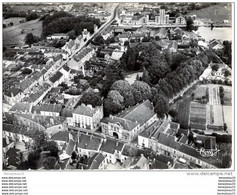 CPSM Réf.G554) NORD-SUR-ERDRE (LOIRE-ATLANTIQUE 44) Rue De La Paix Et Avenue Général Lecler - Nort Sur Erdre