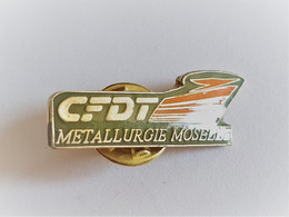 PINS SYNDICATS CGT METALLURGIE MOSELLE 57/ Base Dorée / 33NAT - Administrations