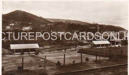 LLANGOLLEN TENNIS COURTS AND BOWLING GREEN OLD R/P POSTCARD WALES - Denbighshire