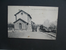 CPA  Yerville    La Gare Arrivée D'un Train - Yerville