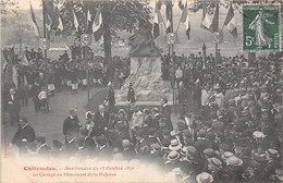 28-CHATEAUDUN- ANNIVERSAIRE DU 18 OCTOBRE 1870-LE CORTEGE AU MONUMENT DE LA DEFENSE - Chateaudun