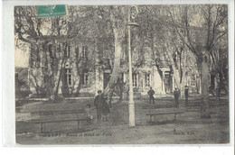 CPA 83 - AUPS - ECOLES ET HOTEL DE VILLE - Aups