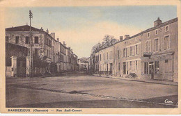 16 - BARBEZIEUX : Rue Sadi-Carnot ( Epicerie Tabacs- CPSM Sépia Avec Colorisation Partielle - Charente - Sonstige & Ohne Zuordnung