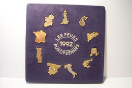 LOT De  10 FEVES   DOREE  à L'OR FIN  ( 24 CARATS ) EUROPE  - 1992 - LES FEVES EUROPEENNES - Countries