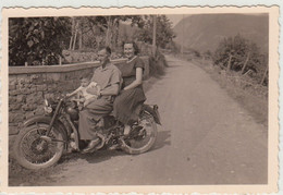 FAMIGLIA SU MOTO MOTORCYCLE MOTO GUZZI - FOTO ORIGINALE 1955 - Altri & Non Classificati