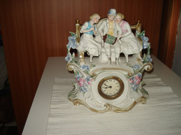 O1 / Horloge Cartel Céramique Porcelaine / Faïence  Marquée En Creux Allemagne 4111 Germany - Wanduhren