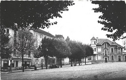 69 - COURS - Place De La République - Semi Moderne Petit Format - Cours-la-Ville